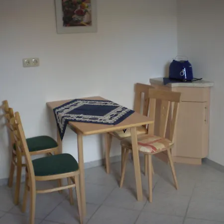 Apartment Peaceful With Garden, Garden Furniture&barbecue